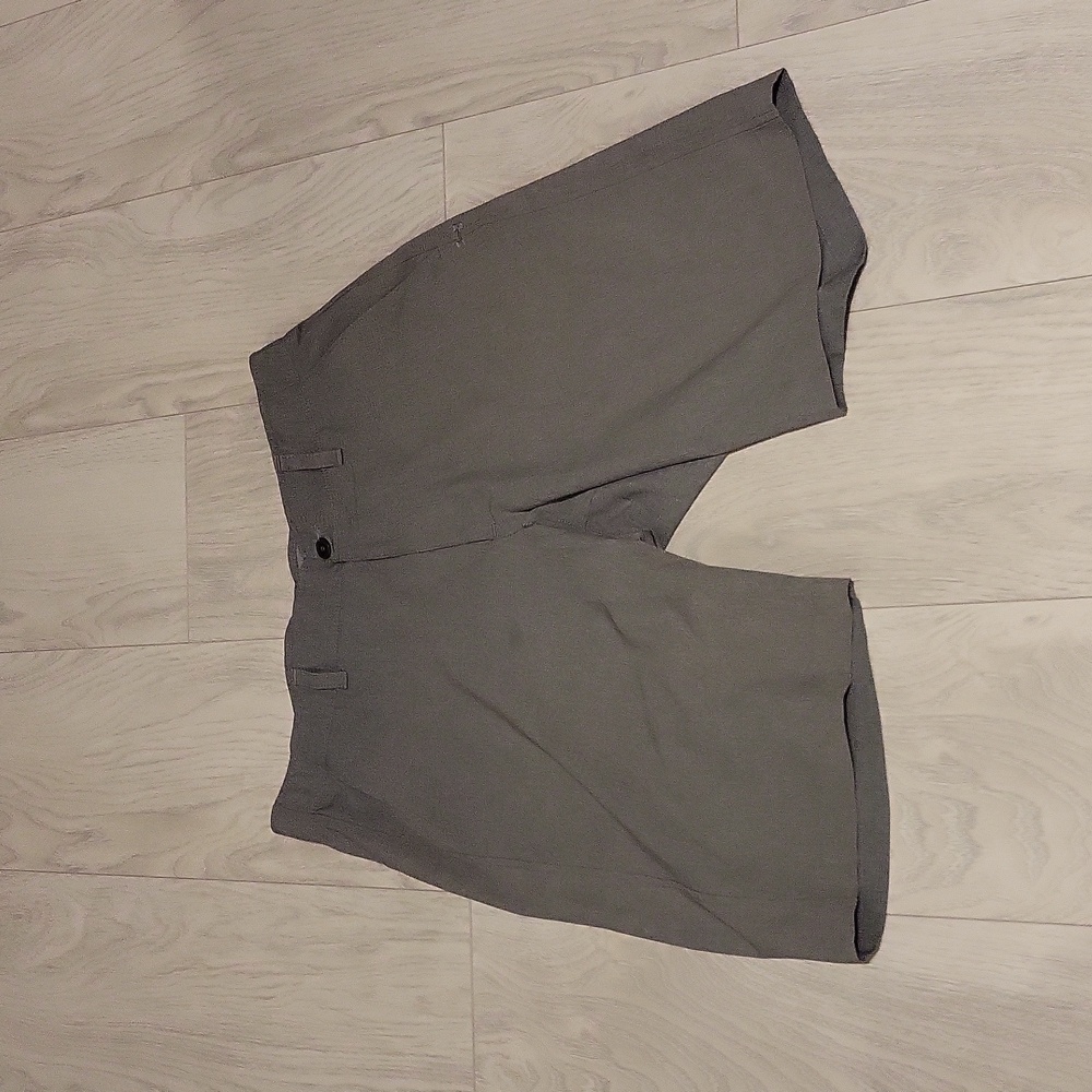 Under armor shorts size 34